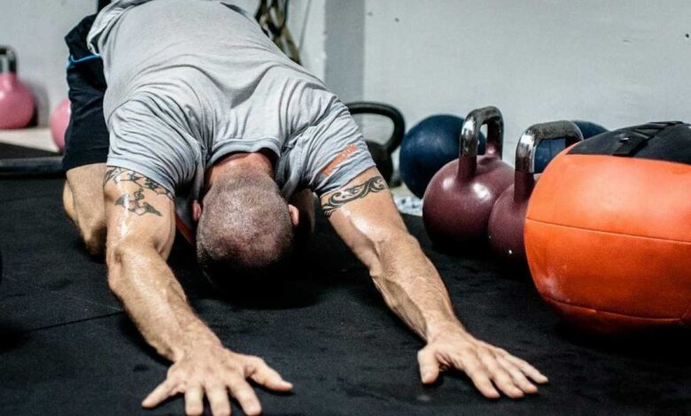 تمارين ديناميكية لاطالة عضلات الظهر