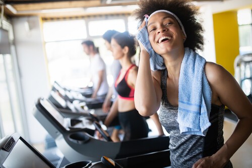 اضرار ارتداء ملابس التمرين المتعرقة مرة اخري علي البشرة